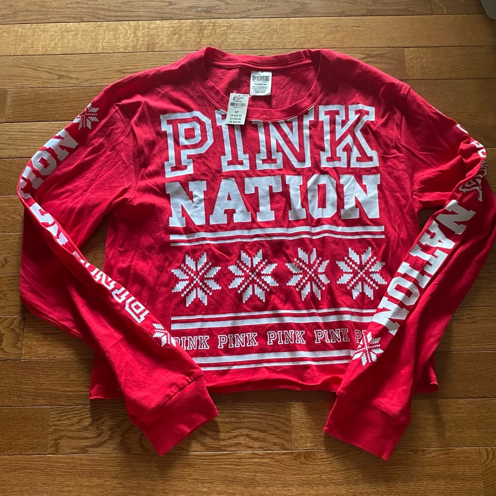 NWT VS Victoria’s Secret PINK Christmas Ling Sleeve Cropped Tee